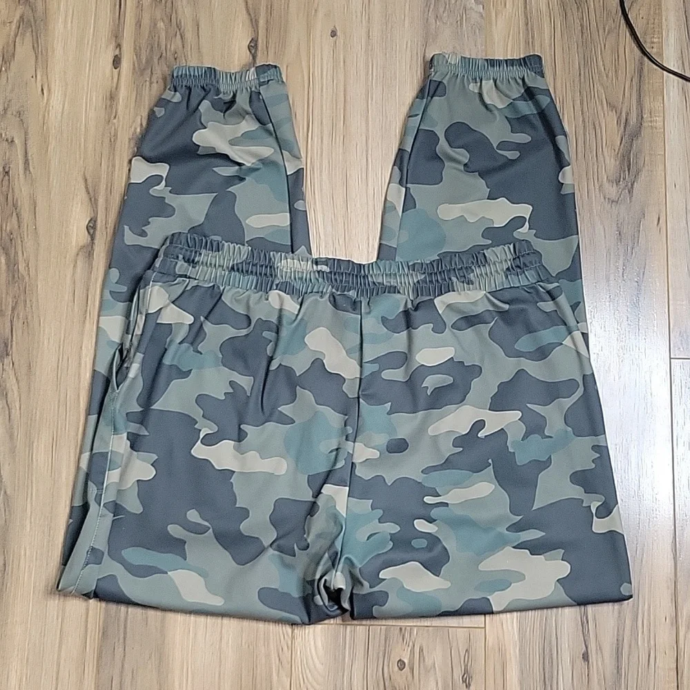 Zac & Rachel Camo Joggers - Picture 11 of 13